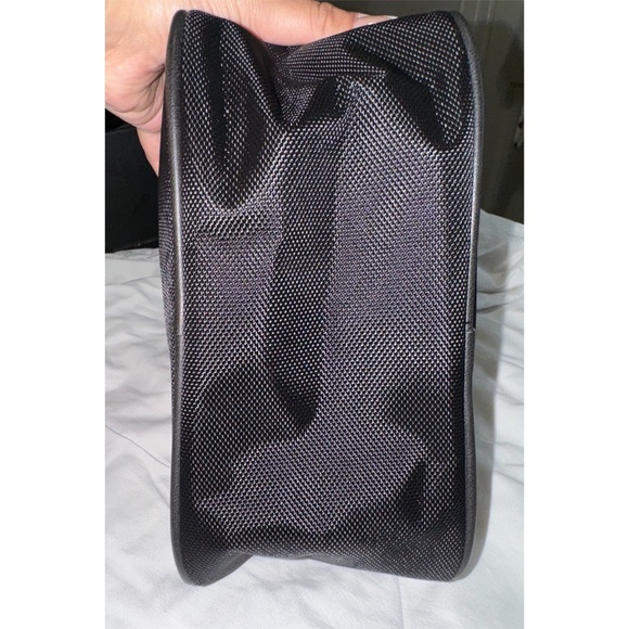 Jimmy Choo - NWOT Unisex Black Toiletry/Cosmetic pouch - Picture 7 of 8